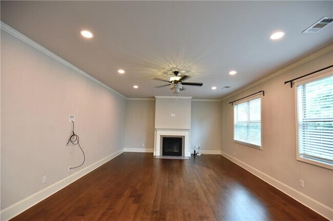 Building Photo - 4358 Mantova Dr NE