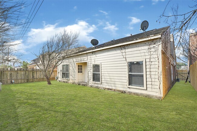 Building Photo - 3023 Jewel Ann St