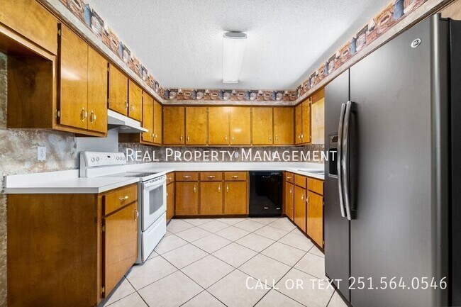 Building Photo - 9631 Royal Woods Dr N
