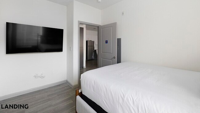 Building Photo - 1001 S Center St