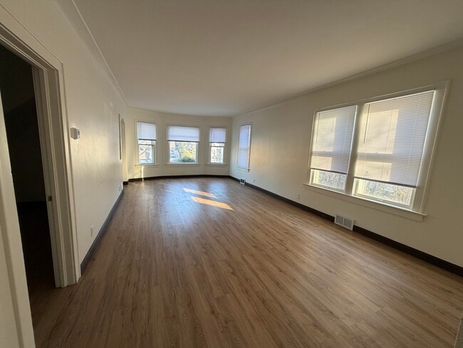 Building Photo - 6614 5th Ave