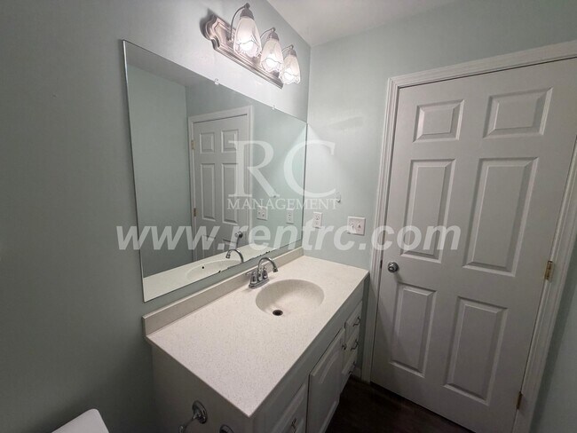 Building Photo - 811-A Fourteenth E (g)-