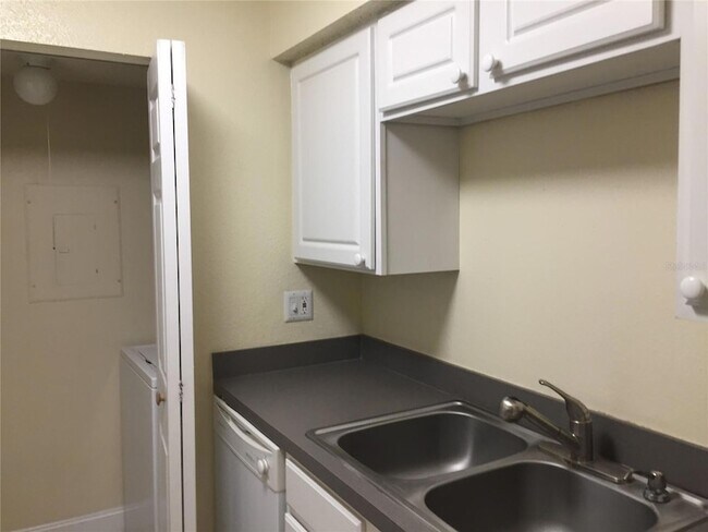 Building Photo - 3748 Idlebrook Cir