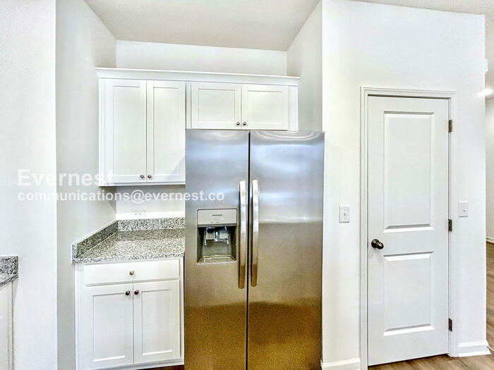 Building Photo - 4285 Marsha St