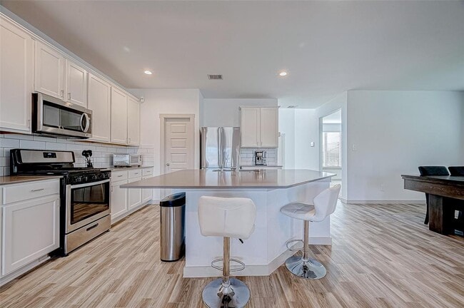Building Photo - 6911 Amber Clf Ln