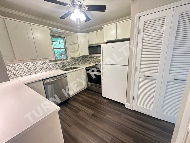 Building Photo - Condo for rent in Vestavia Hills - *MOVE I...