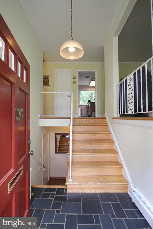 Building Photo - 304 Timber Ln