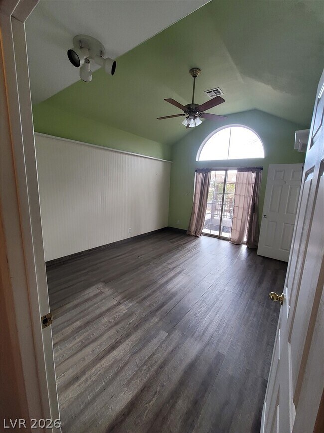 Building Photo - 1951 Jim Haworth