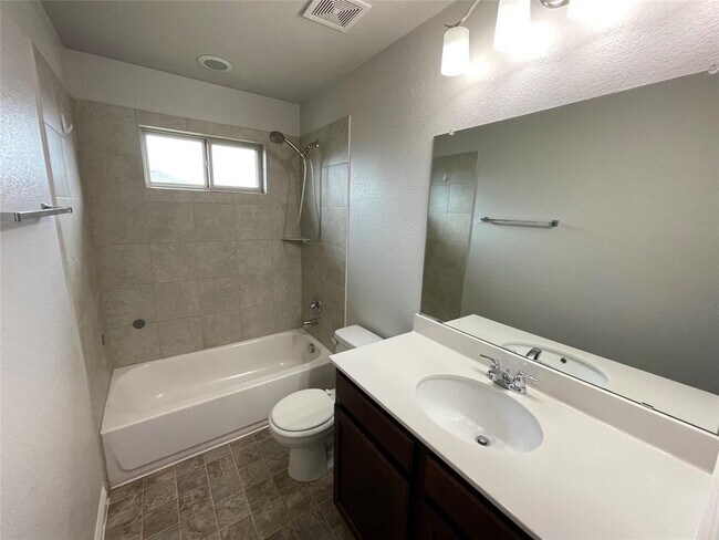 Building Photo - 221 Sambar Dr