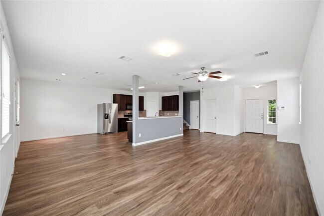 Building Photo - 10322 Urban Oak Trl