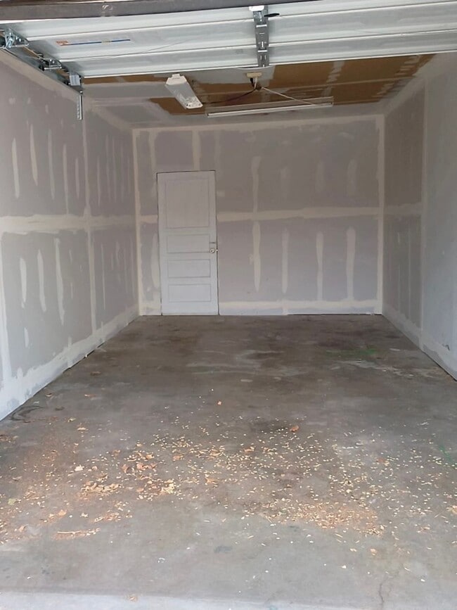 Building Photo - Charming 3BR in Westminster