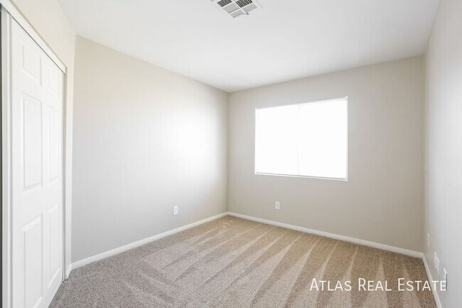 Building Photo - 4933 Via Luis Ct