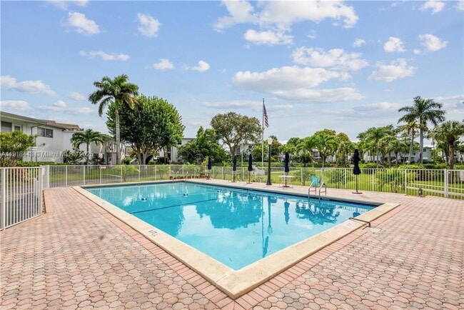 Building Photo - 1025 SE 15th St