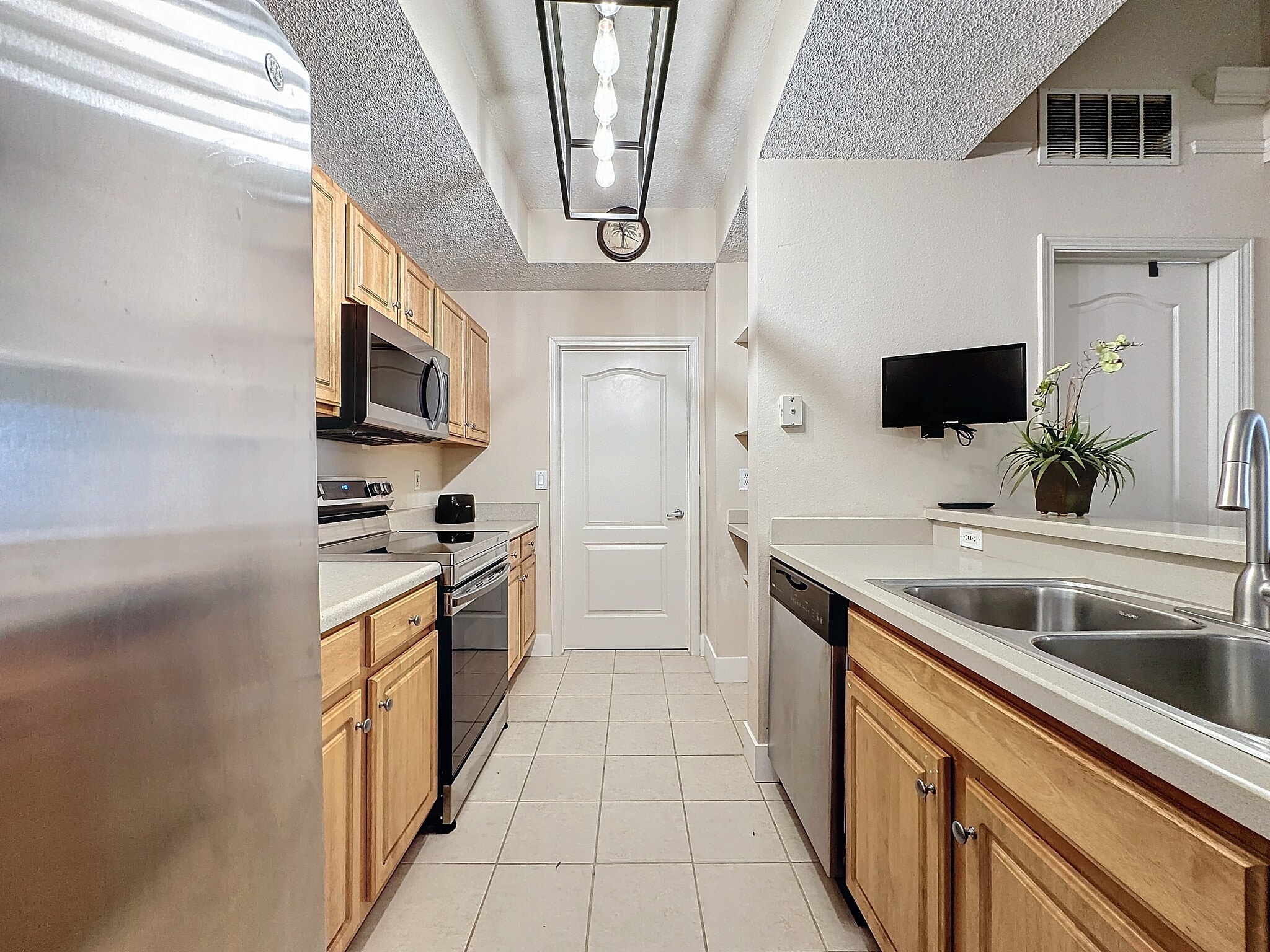 Building Photo - 12021 Villanova Dr