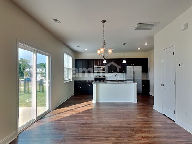 Building Photo - 4812 Chutney Dr