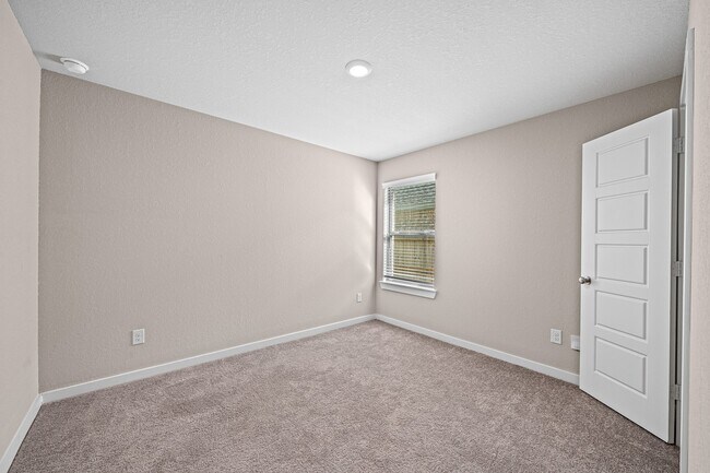 Building Photo - 8154 Royal Breeze Dr