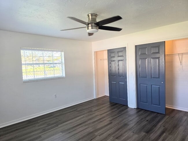 Building Photo - 2 bedroom, 1.5 bath home with 1 car garage