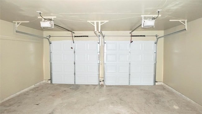 Building Photo - 7323 Woodoak Dr