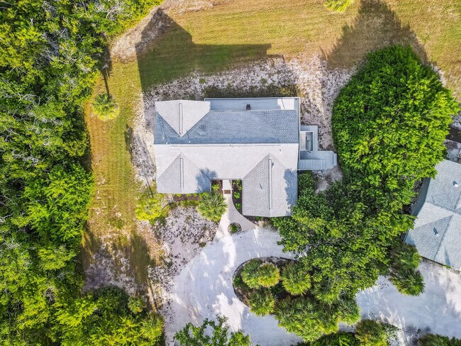 Building Photo - 7745 Manasota Key Rd