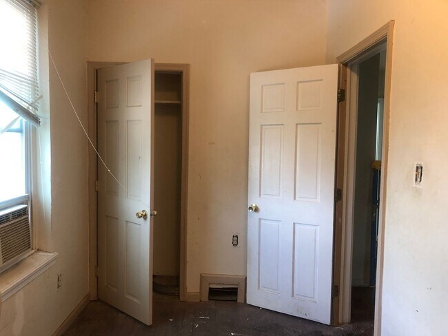 Building Photo - 3 Bedroom House in Great Trenton Neighborhood! This House is Getting a Makeover!