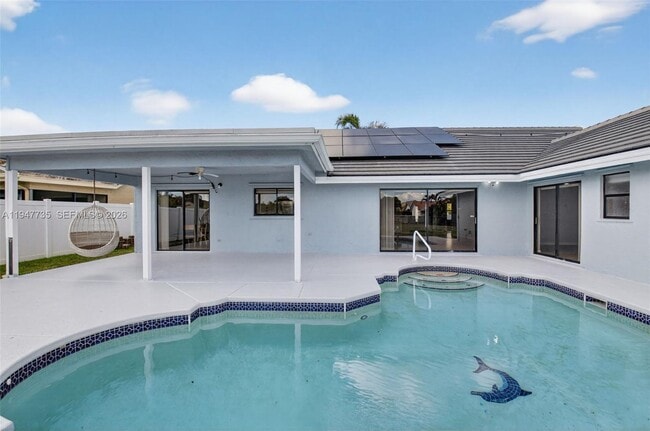 Building Photo - 6043 Sunberry Cir