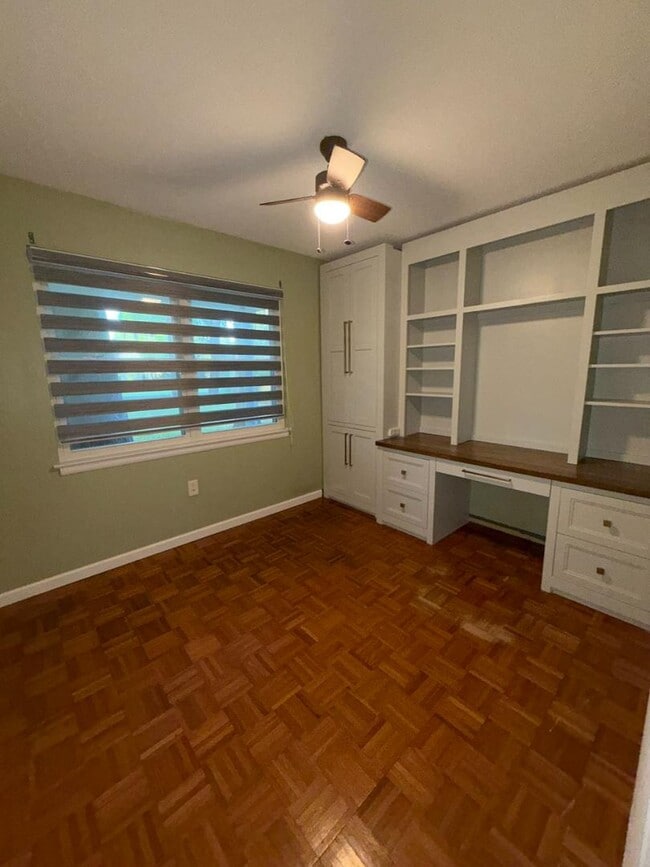 Building Photo - 106 Penrose Dr