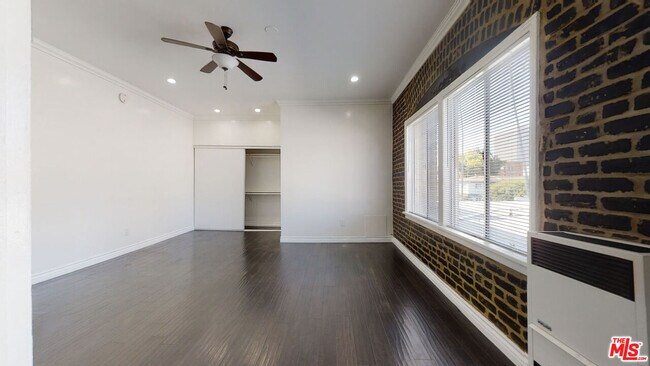 Building Photo - 738 New Hampshire Ave