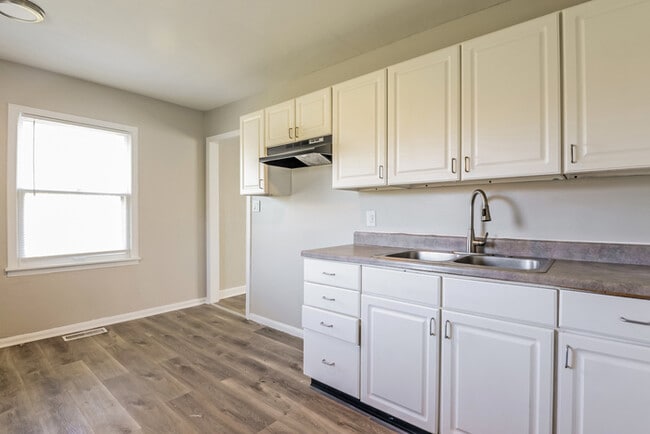 Building Photo - 2650 Kristen Dr