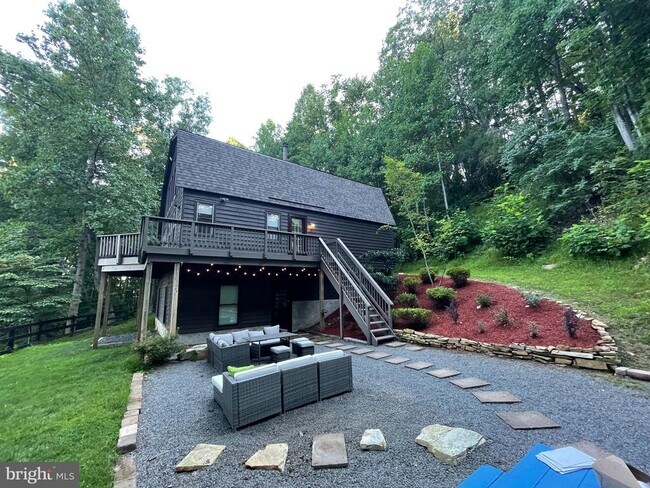 Building Photo - 2315 Lookout Rd