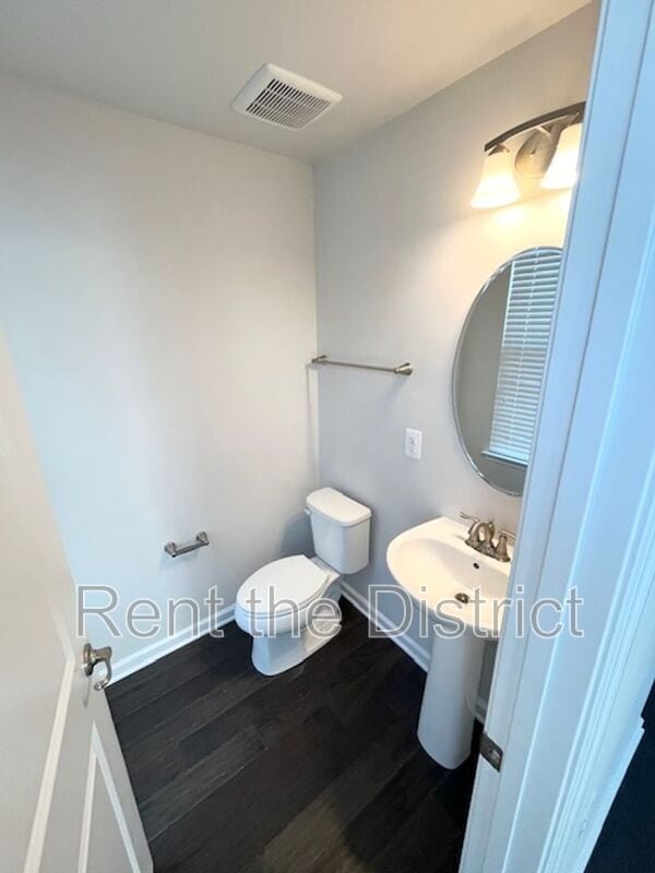 Building Photo - 3633 Jamison St NE