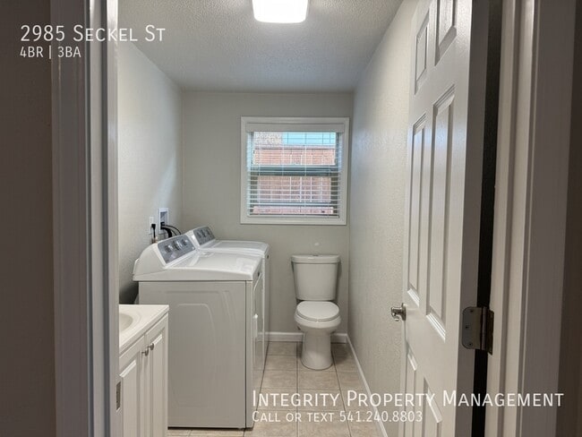 Building Photo - 2985 Seckel St