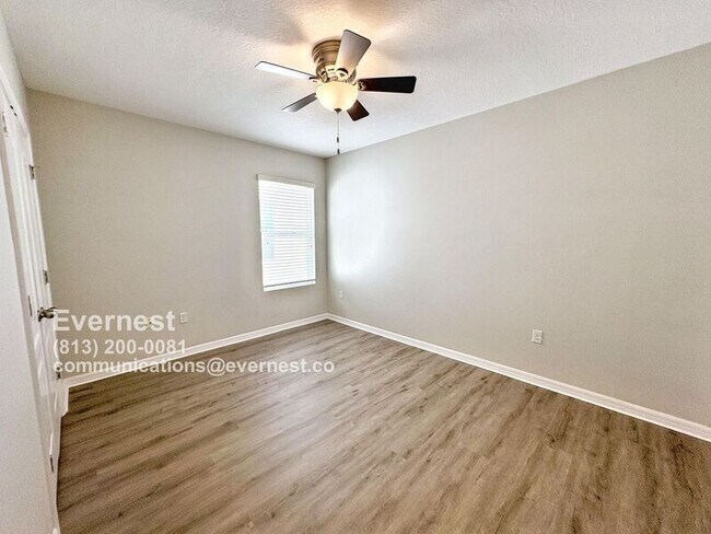 Building Photo - 12104 Fawn Brindle St