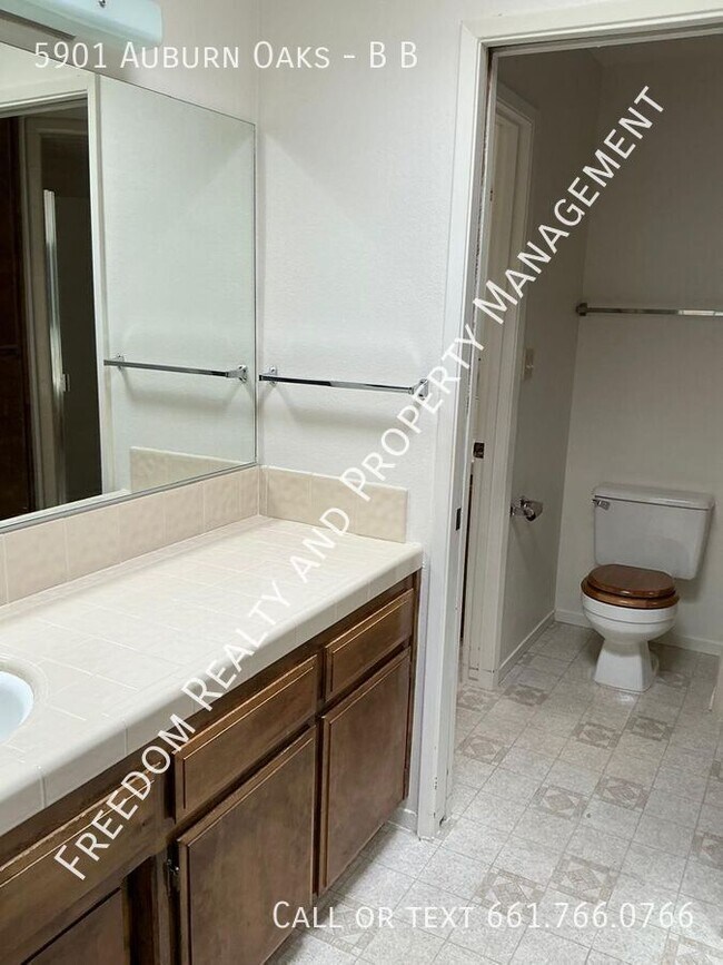 Building Photo - 5901 Auburn Oaks Dr