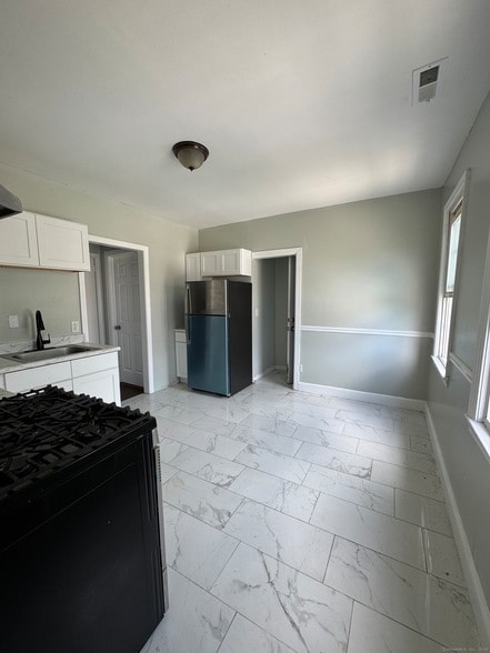 Building Photo - 63 Lombard St