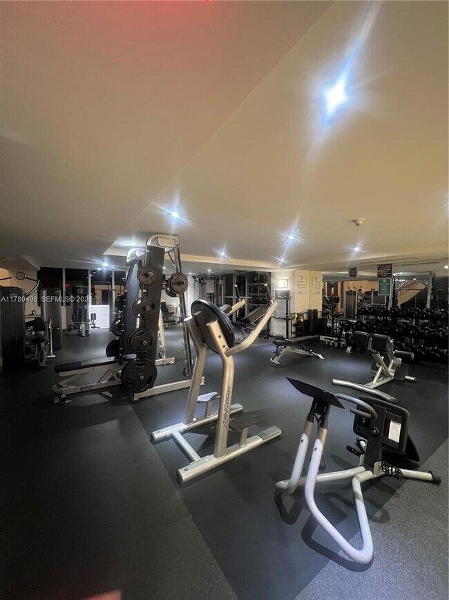 Building Photo - 2110 N Ocean Blvd