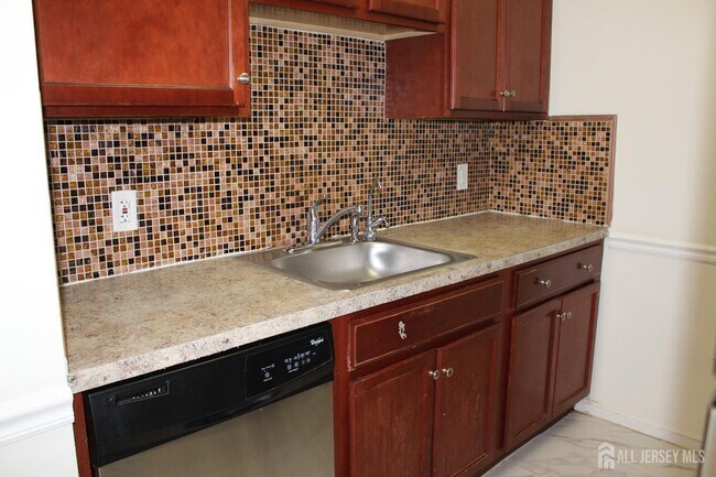 Building Photo - 611 Doral Ct