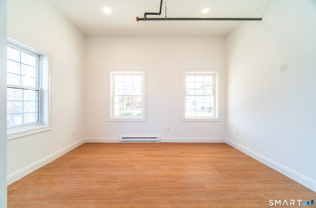 Building Photo - 1154 Poquonnock Rd