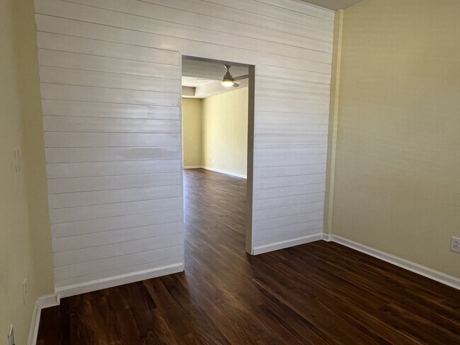 Building Photo - 300 Via Castilla