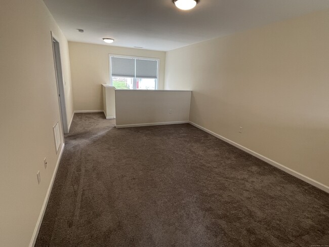 Building Photo - 28 Woodside Dr