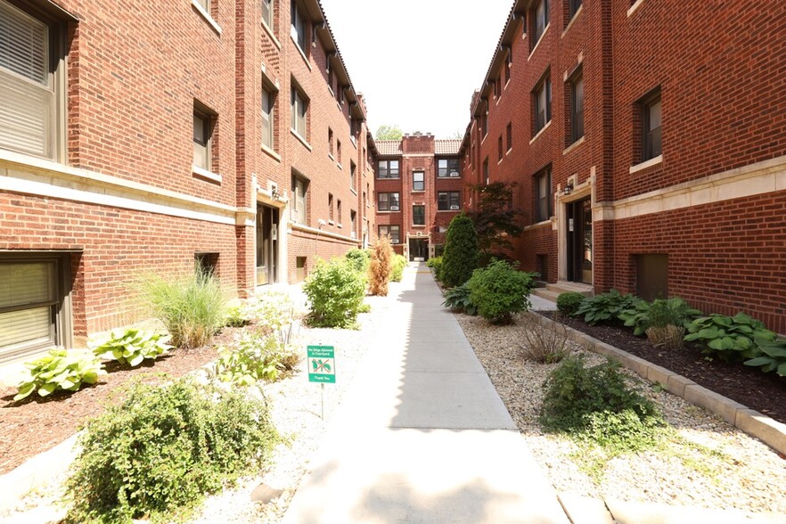Primary Photo - 2639 N Spaulding Ave