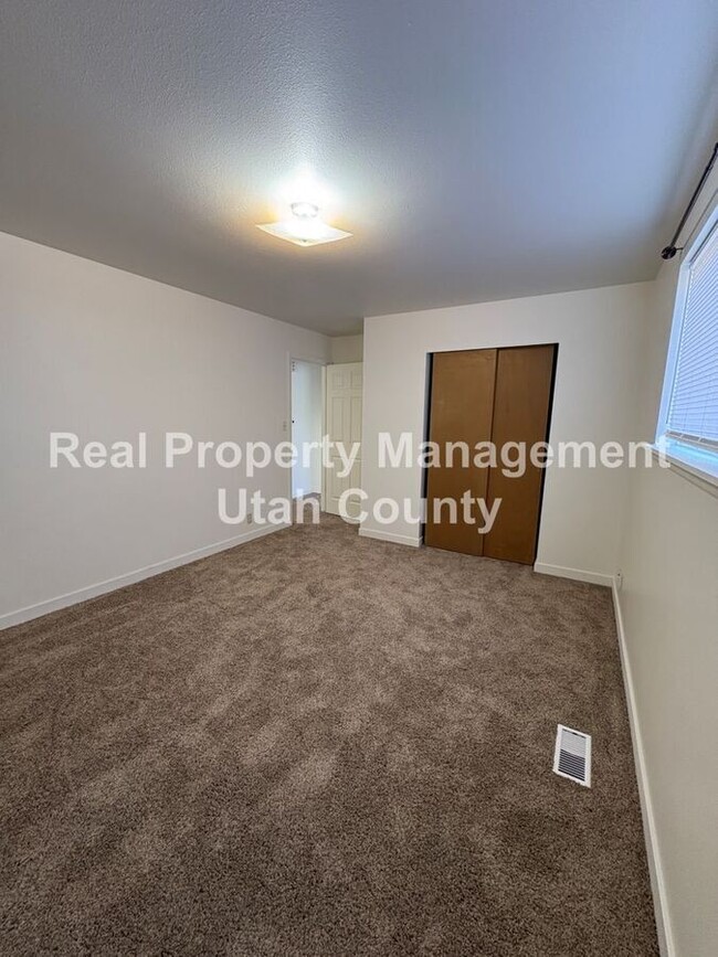 Building Photo - Half off first months rent! New Lower Price!!