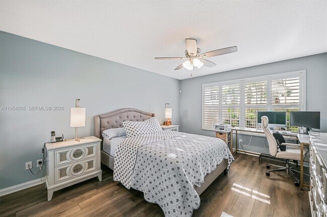 Building Photo - 10733 SW Elsinore Dr