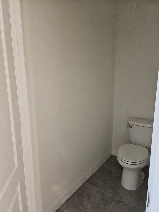 Building Photo - 3 BEDROOM 2 1/2 BATH TOWN HOME COMING SOON