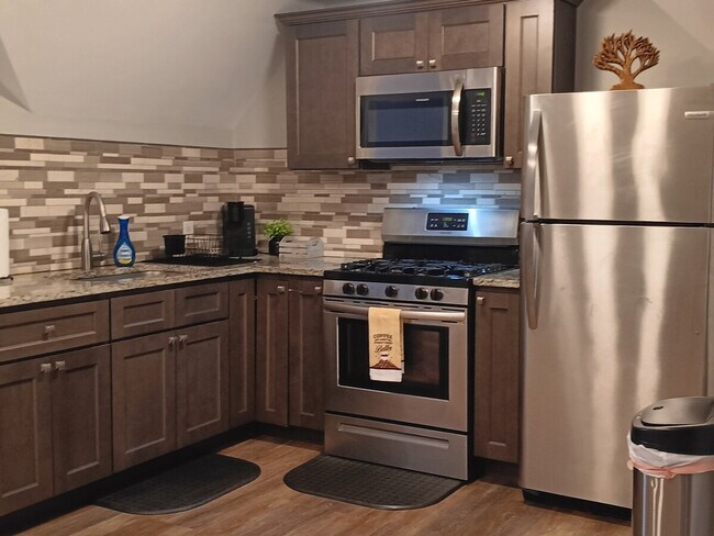 Building Photo - 20 Hawkins St