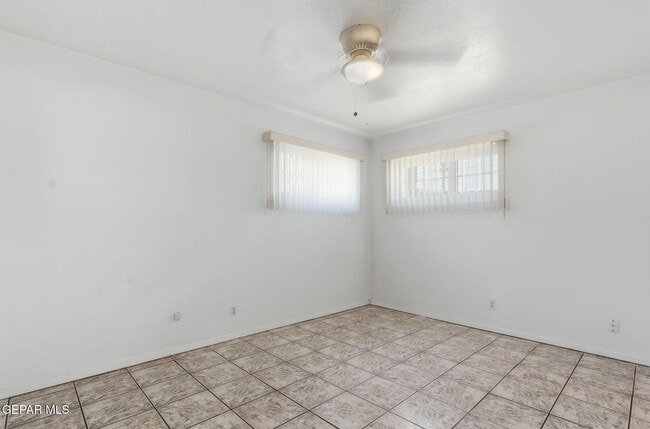 Building Photo - 157 Cherry St