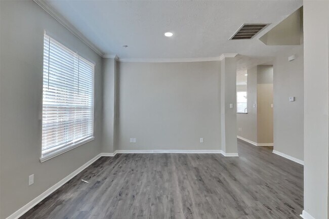 Building Photo - 16935 Valley Palms Dr