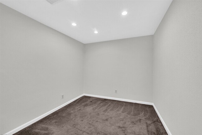 Building Photo - 11614 Village Pl Dr