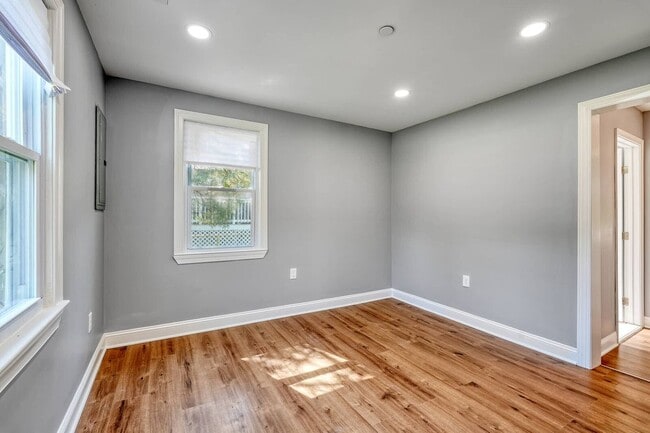 Building Photo - 112 Fox Way