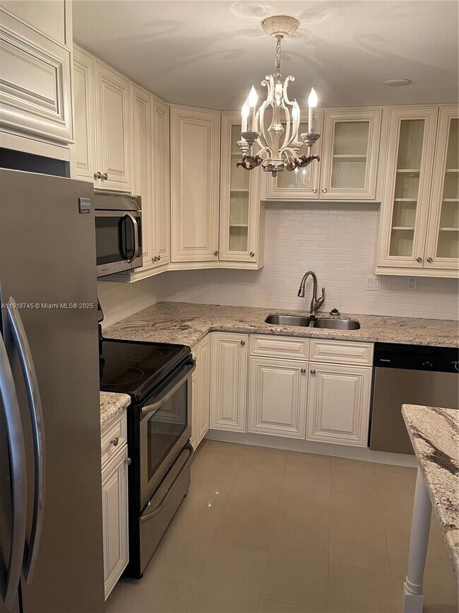 Building Photo - 625 Biltmore Way