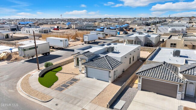 Building Photo - 805 P.º Tranquilo Pl